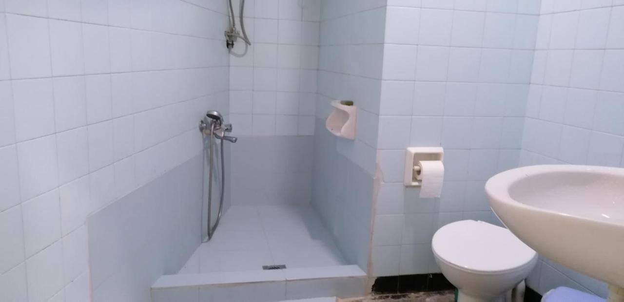 Shared Rooms Near Acropolis And Monastiraki Athena Bagian luar foto
